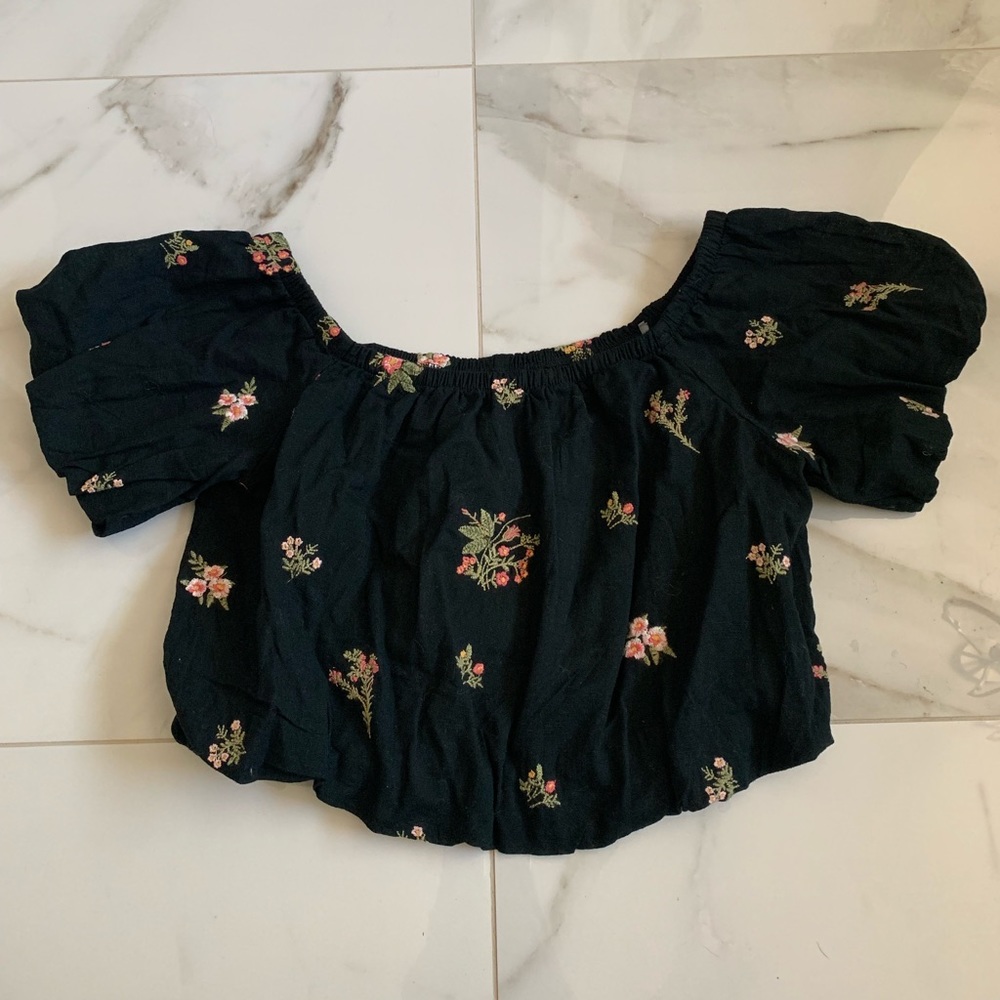 American Eagle off the shoulder top